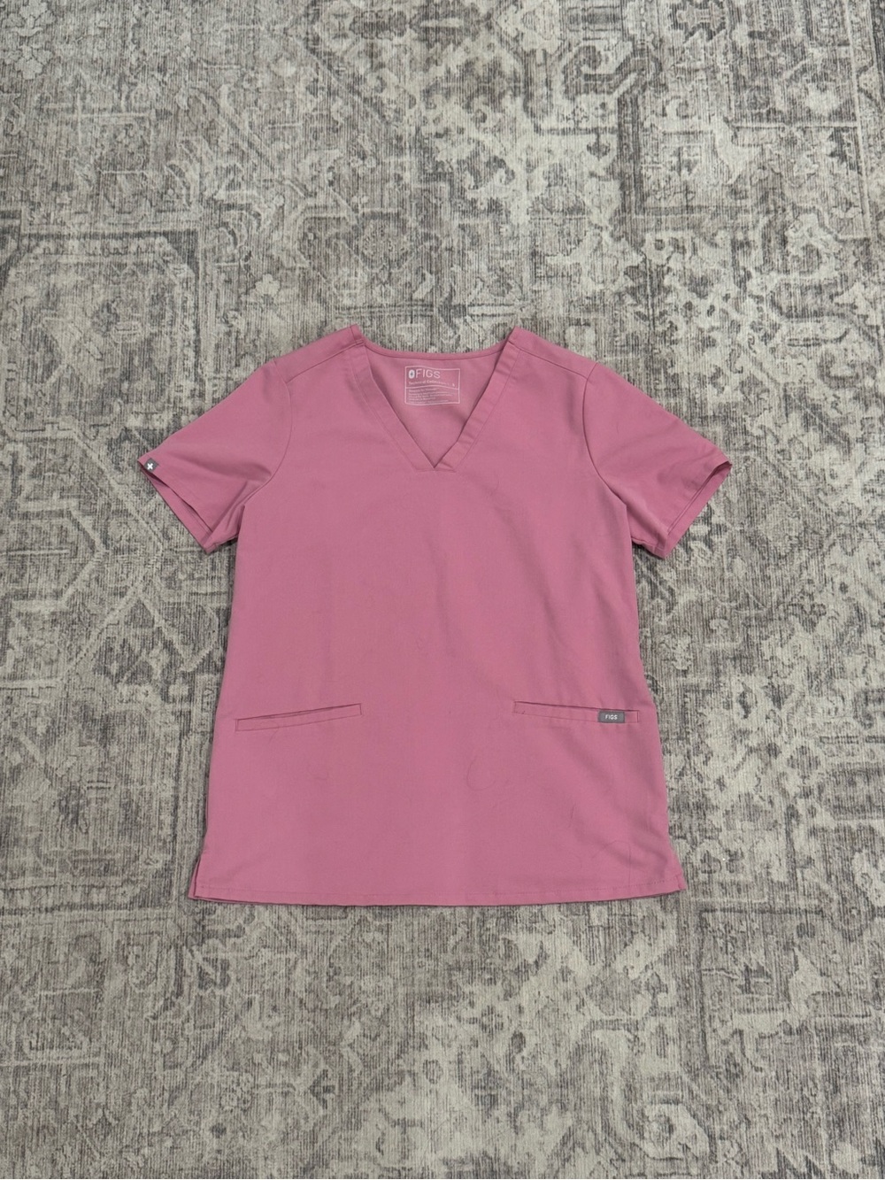 DUSTY ROSE FIGS SCRUB TOP